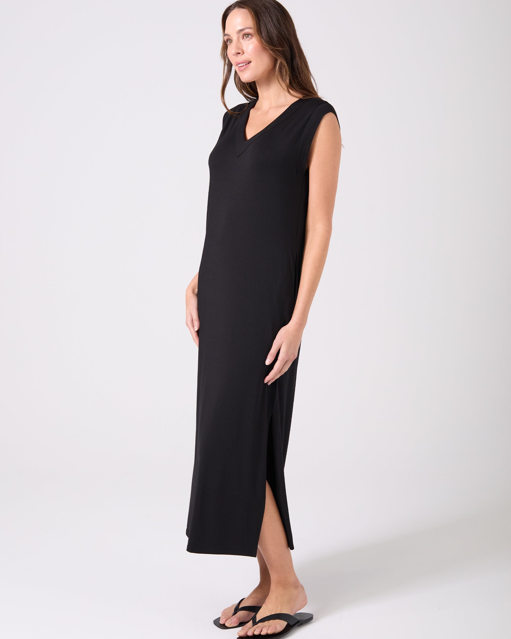 Everly V Neck Maxi Dress - Black