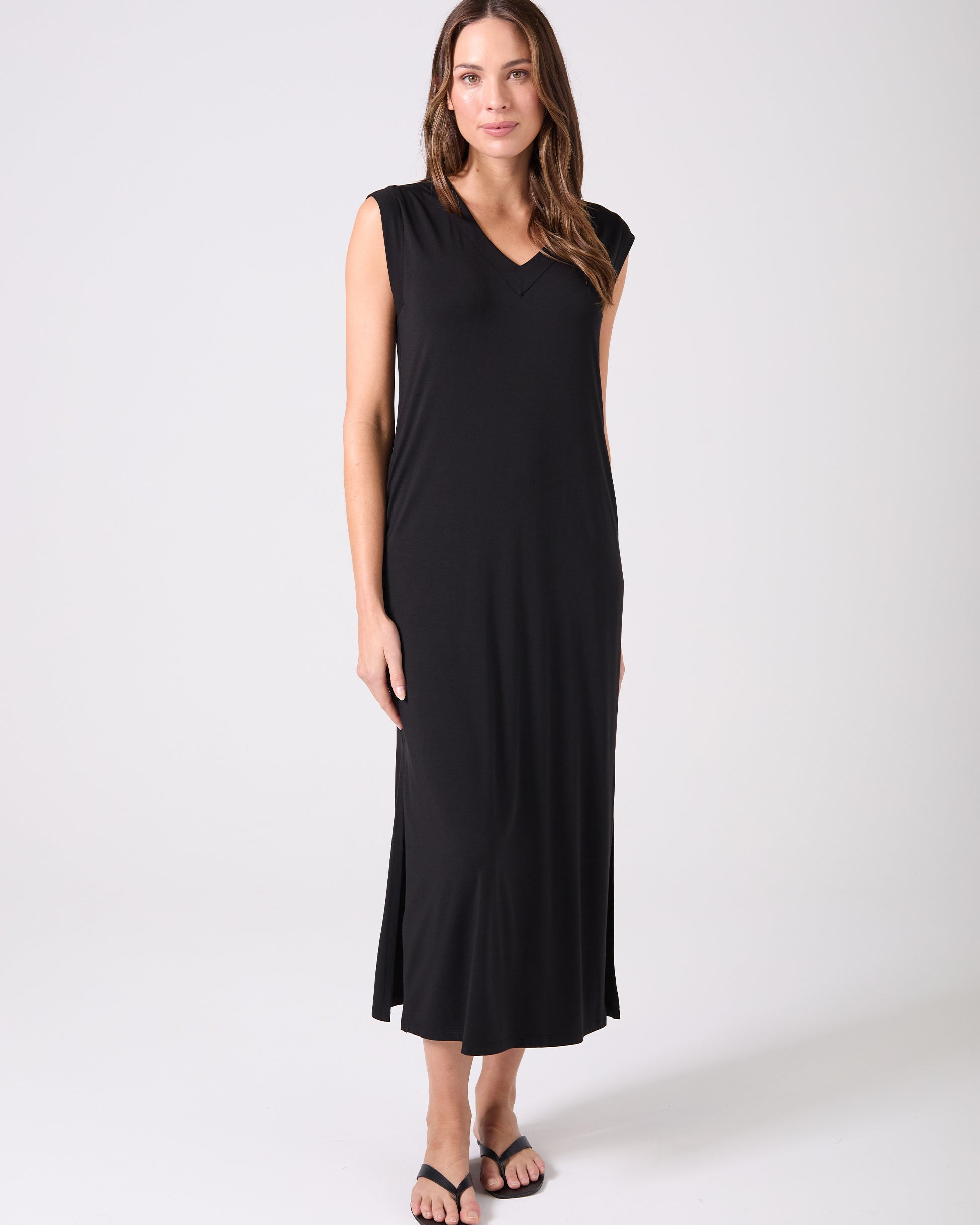 Everly V Neck Maxi Dress - Black