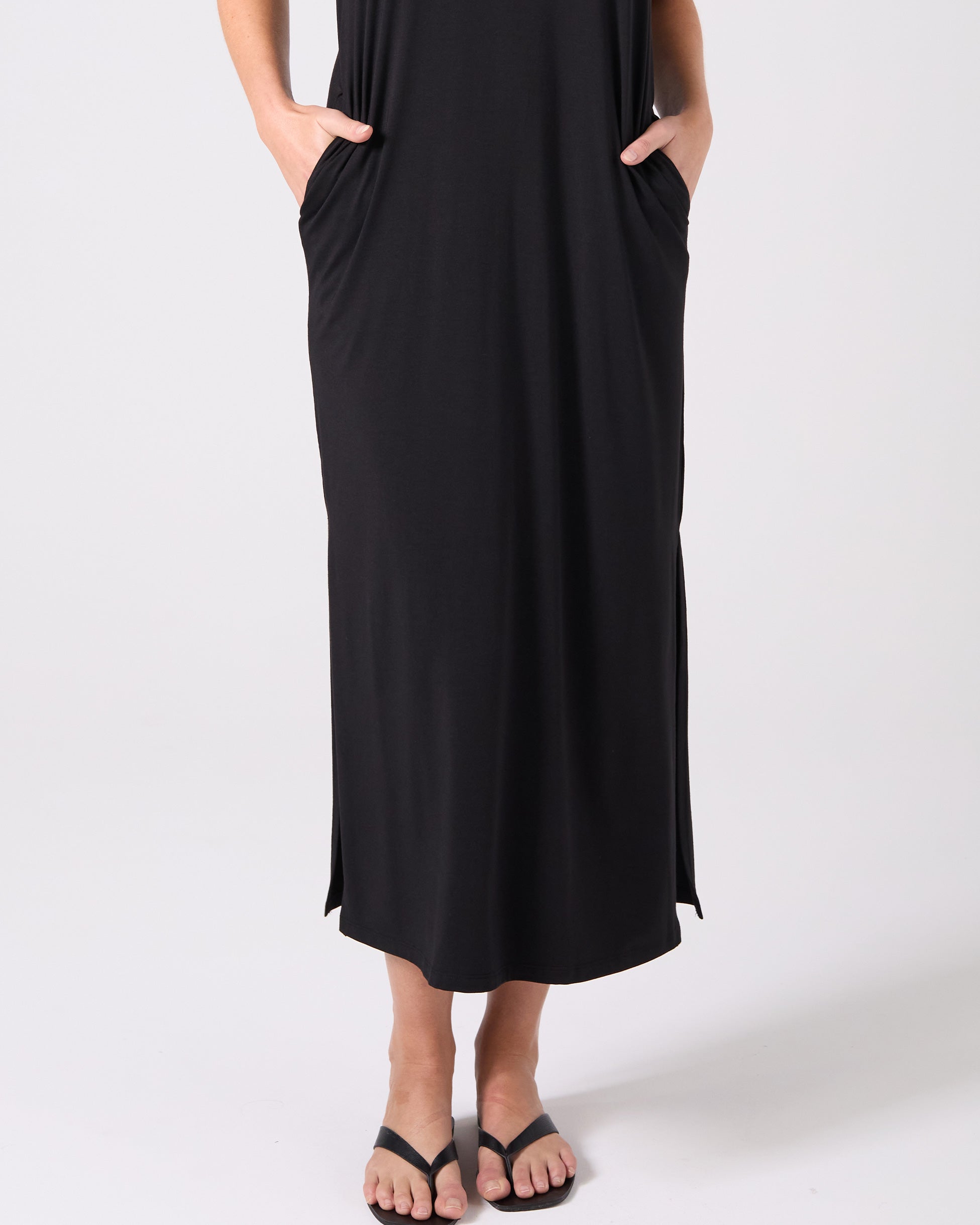 Everly V Neck Maxi Dress - Black