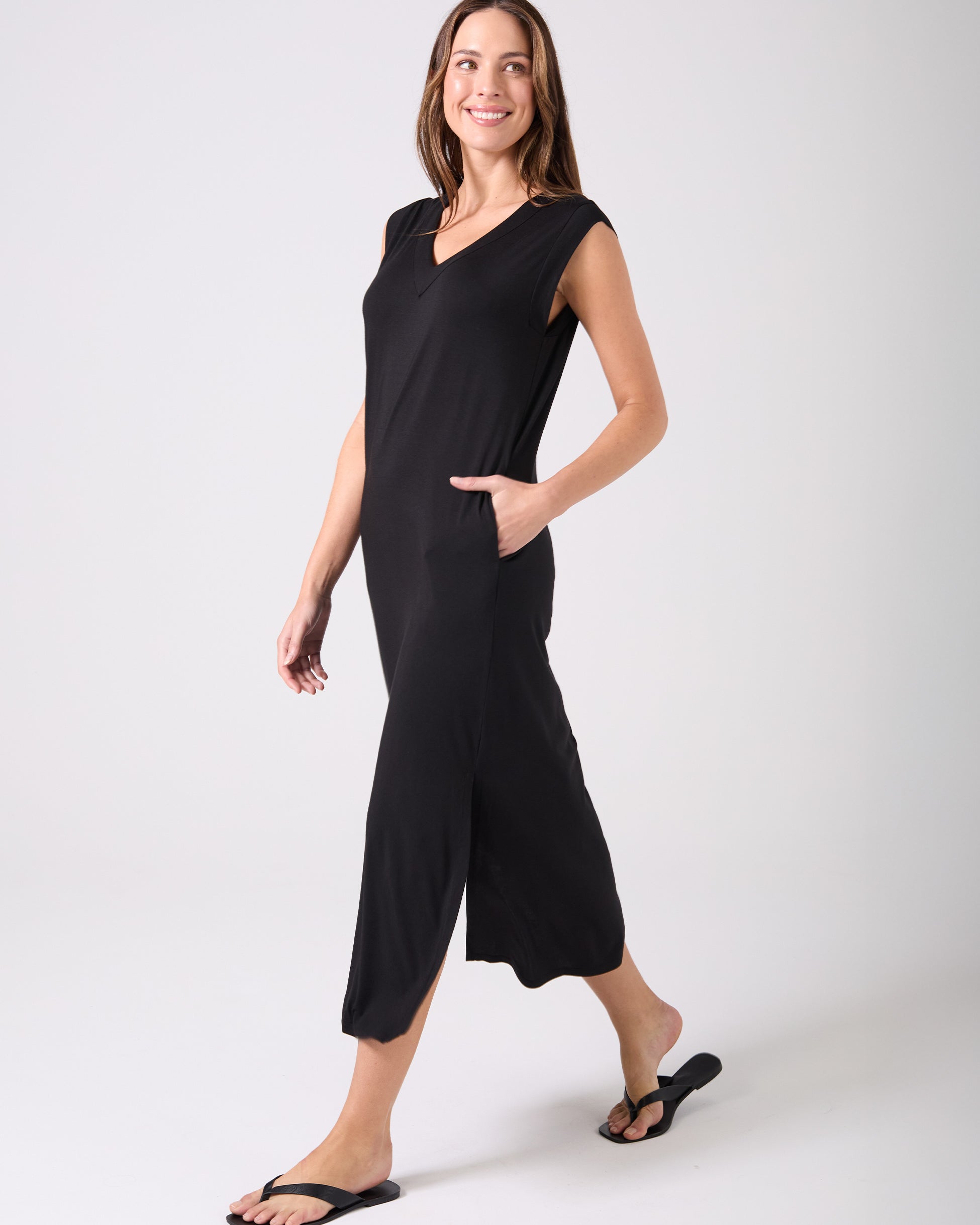 Everly V Neck Maxi Dress - Black