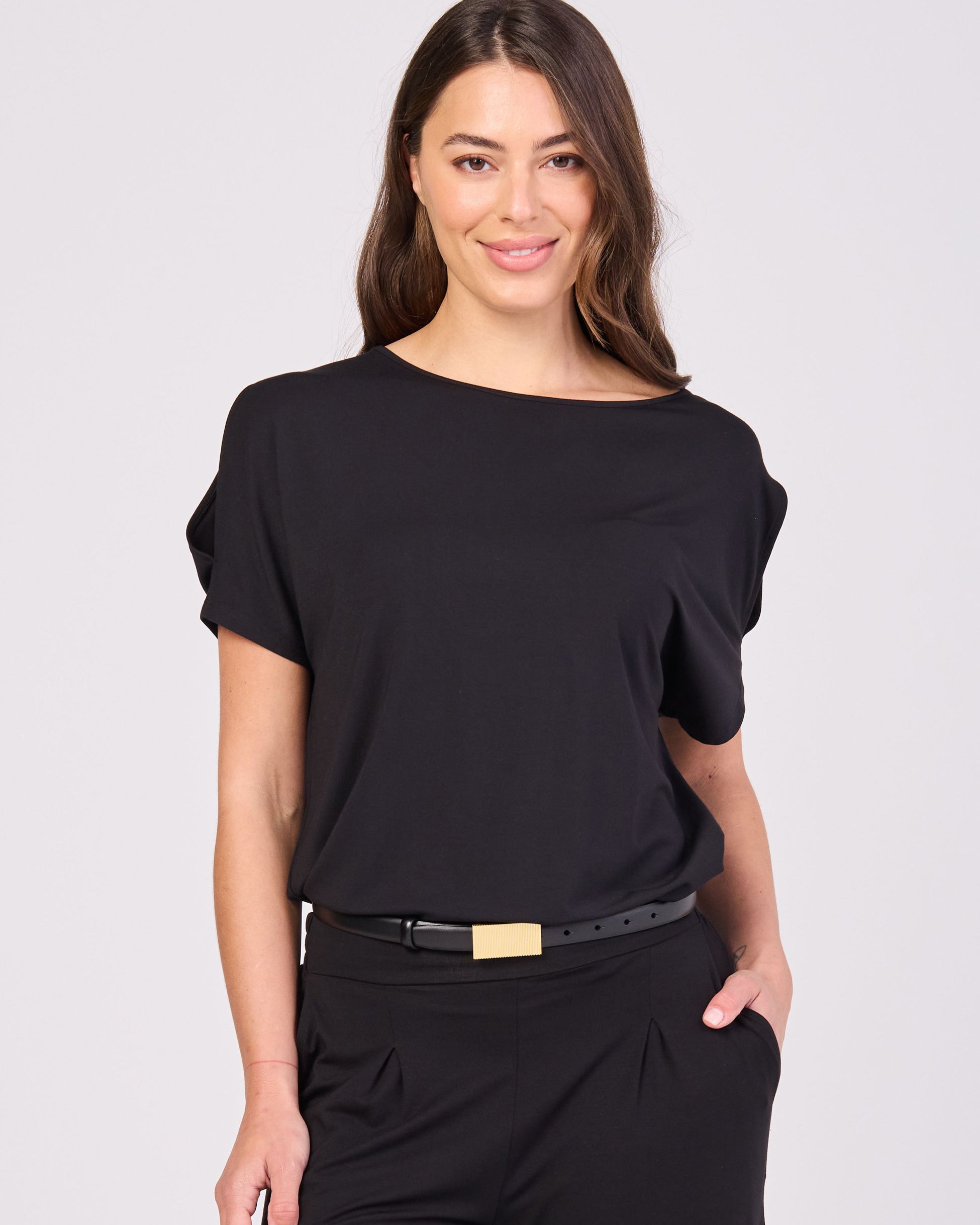 Keyhole Sleeve Luxe Tee - Black