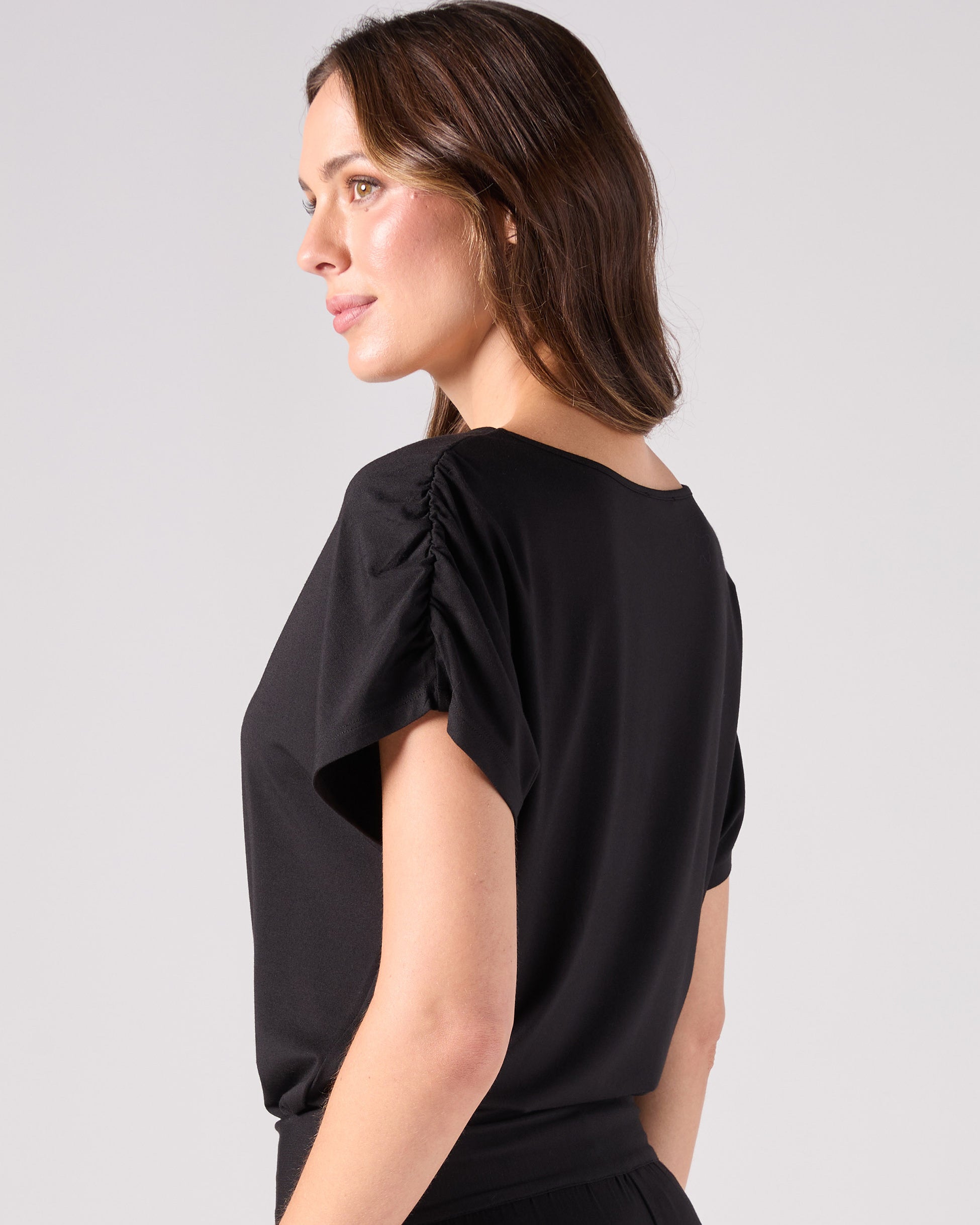 Rouch Sleeve Luxe Layer - Black