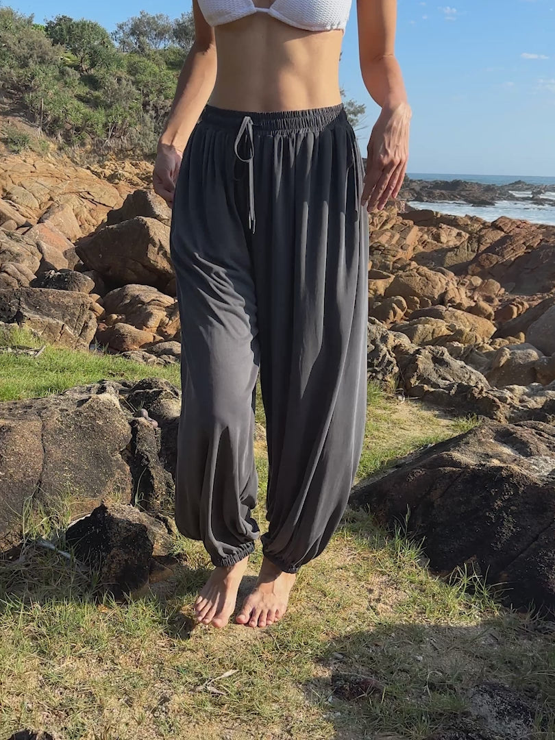 【新品未使用】DHARMA BUMS ヨガウェア 上下セット DHARMA BUMS （ダーマ バムズ）｜海外 ヨガ ウェア通販 KIT